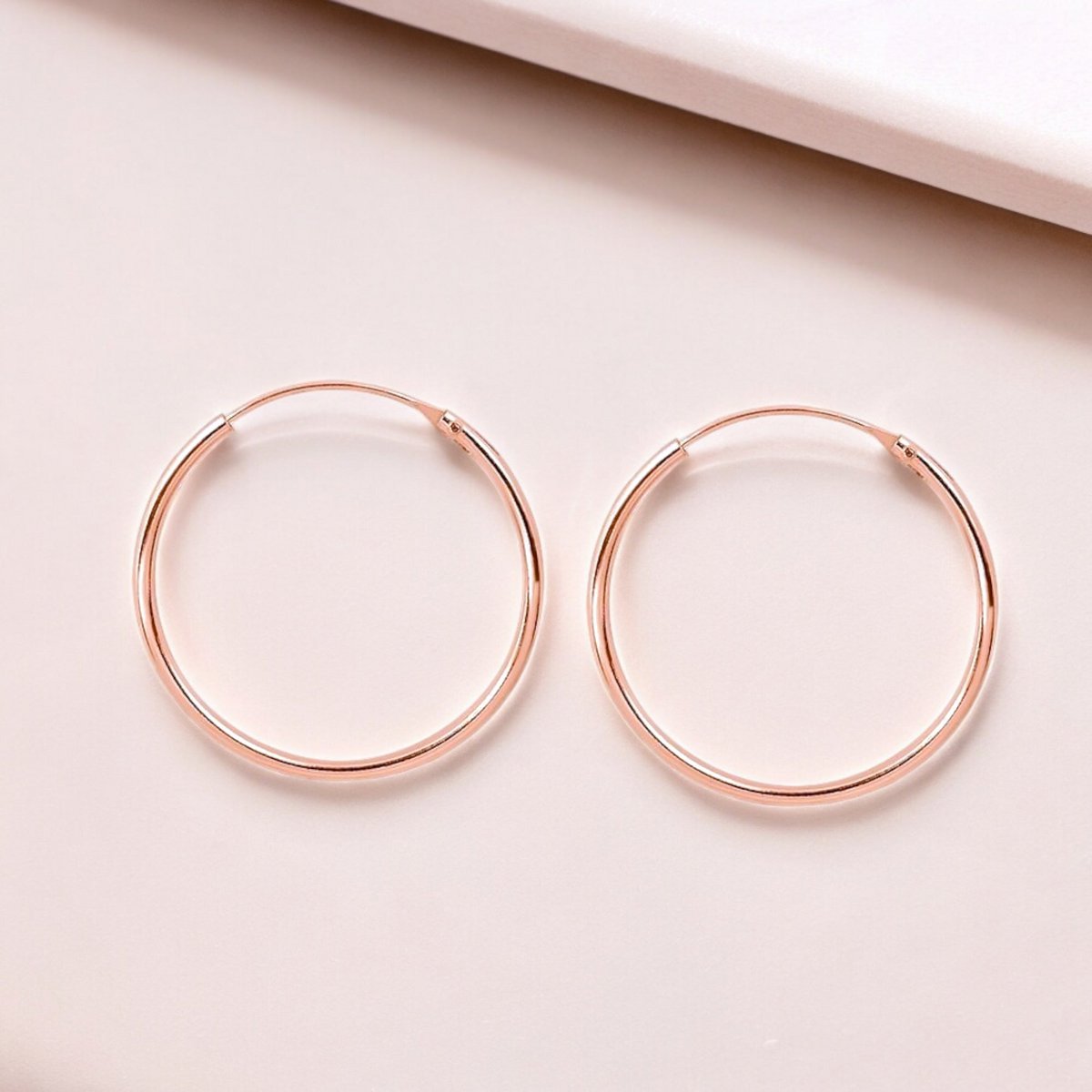 Klassieke 25 mm oorringen gemaakt van 925 sterling zilver - 18K roséverguld, ronde buis van 1,1 mm - OHR925-153