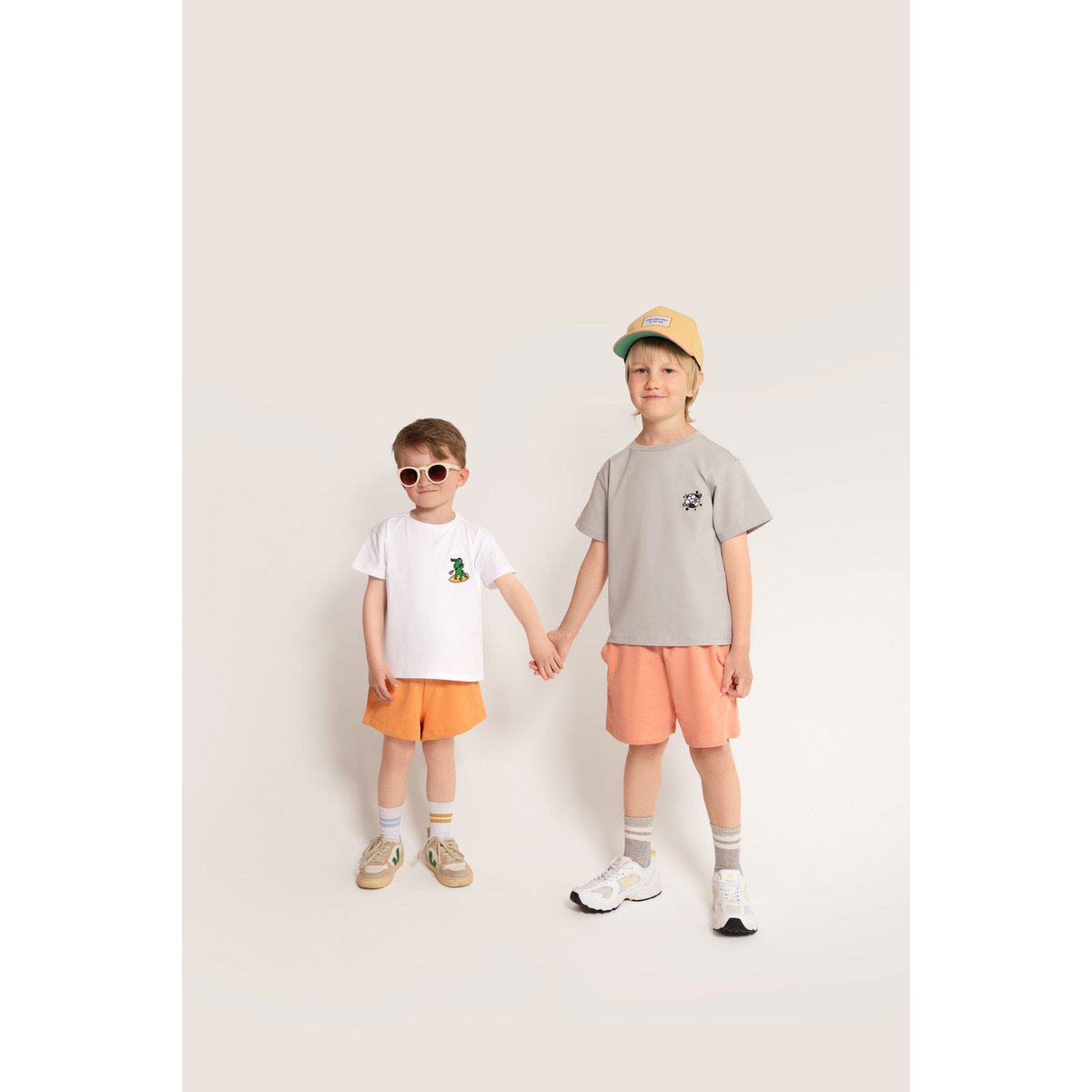 T-Shirt aus Baumwolle mit Fußball-Stickerei