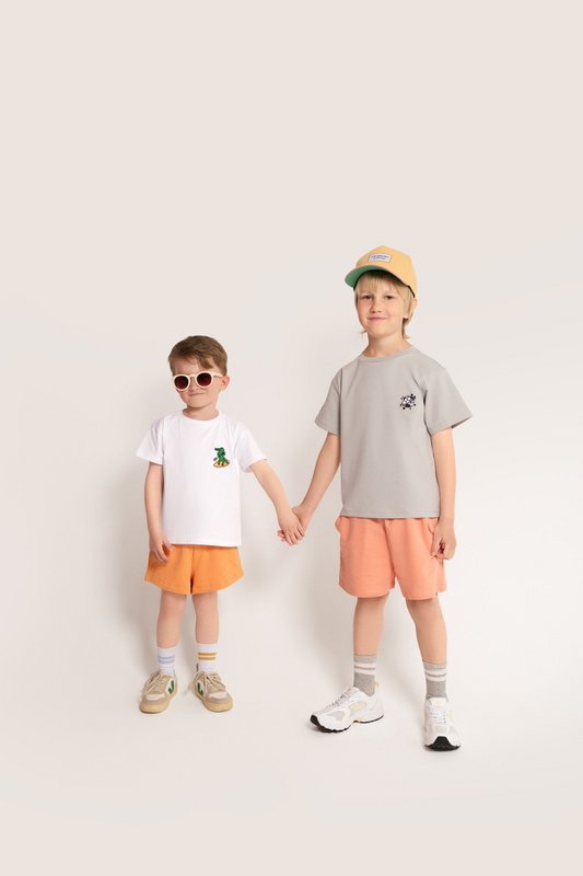 T-shirt in cotone con ricamo da calcio