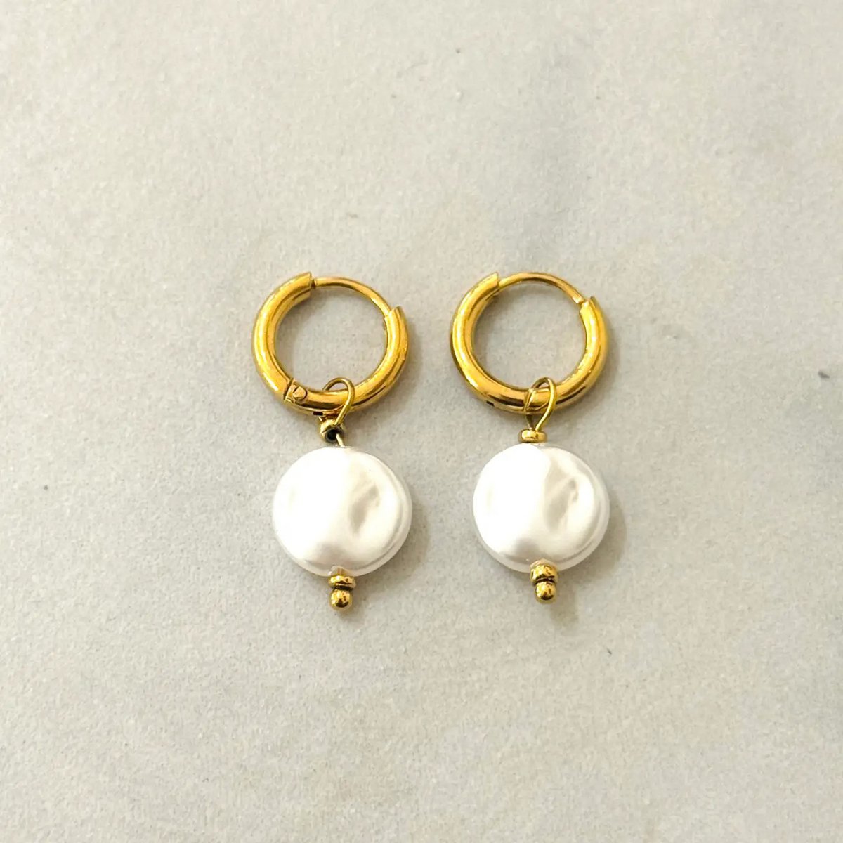 Ley Minimal Basic Hoop Earrings