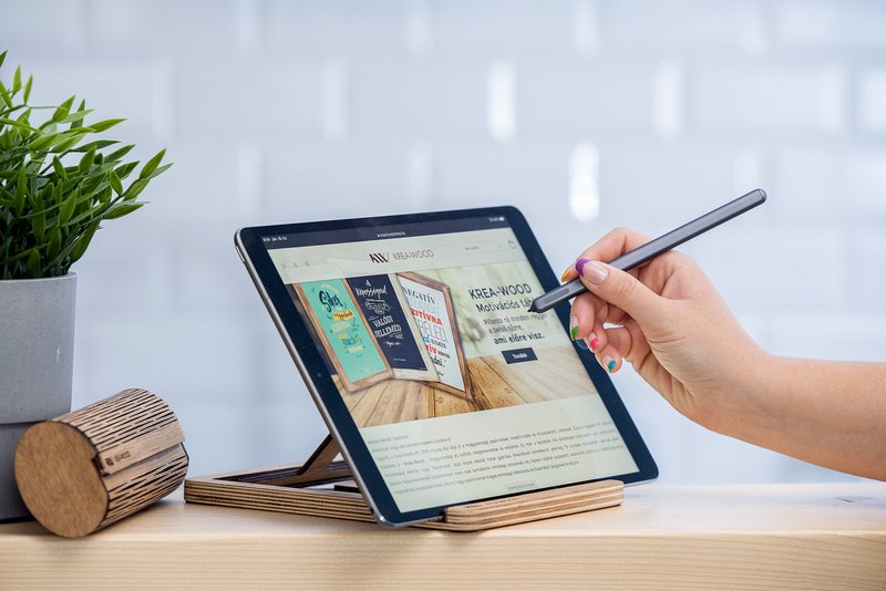 Support pour tablette en bois Krea-Wood fait à la main en bois de bouleau, couleur naturelle