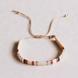 Tilabead armbånd taupe / nøgen / goldplated