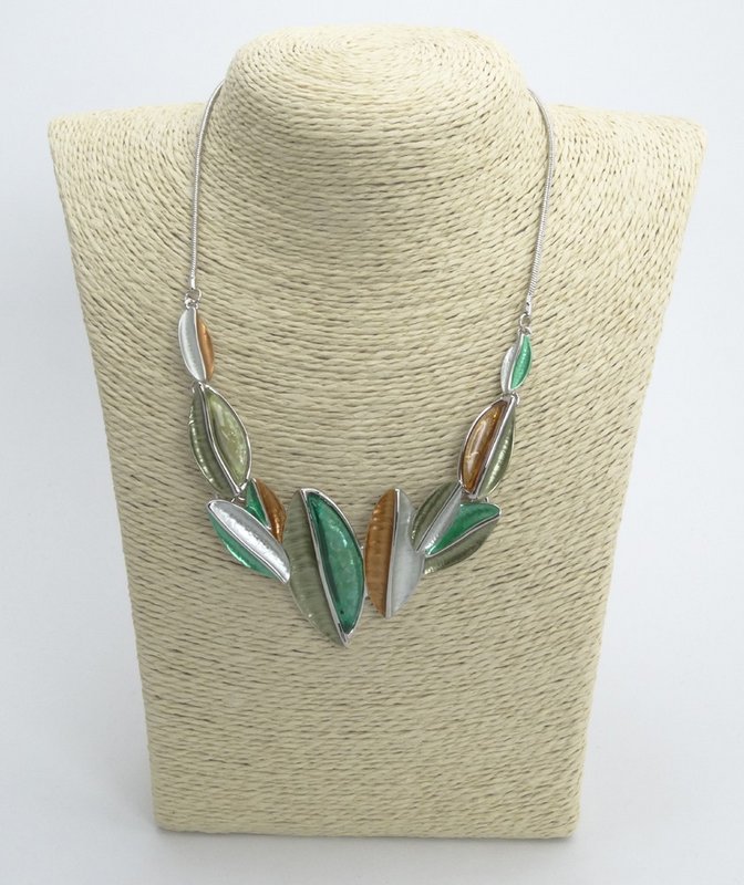 Collana in metallo con placcatura rodio