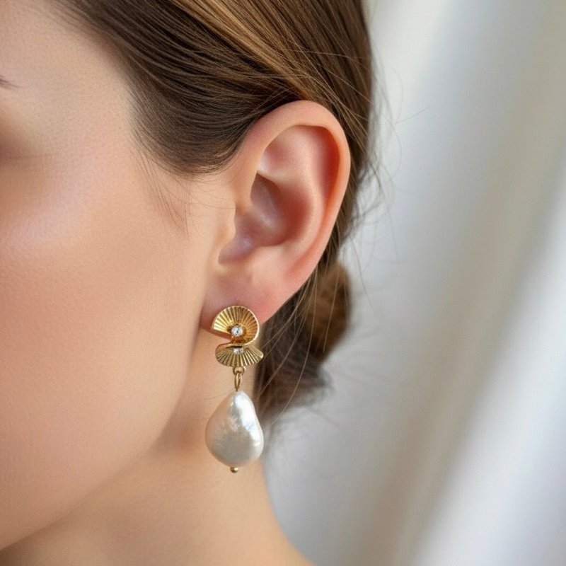 Sulia - boucles d'oreilles avec perle naturel keshi 18K plaqué d'or