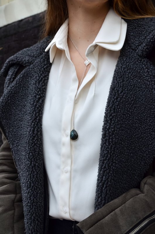 Silver necklace with Labradorite