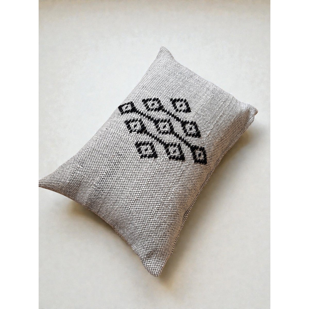 Heritage Line cushion - 40 x 60 cm