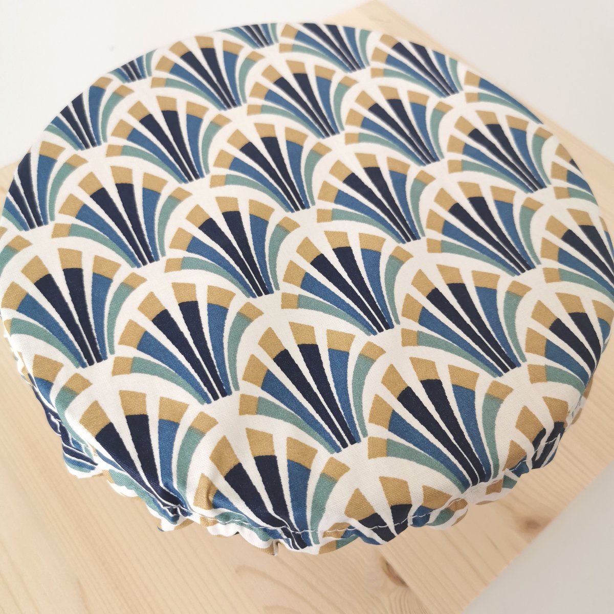 LARGE SIZE ADAPTABLE COVER