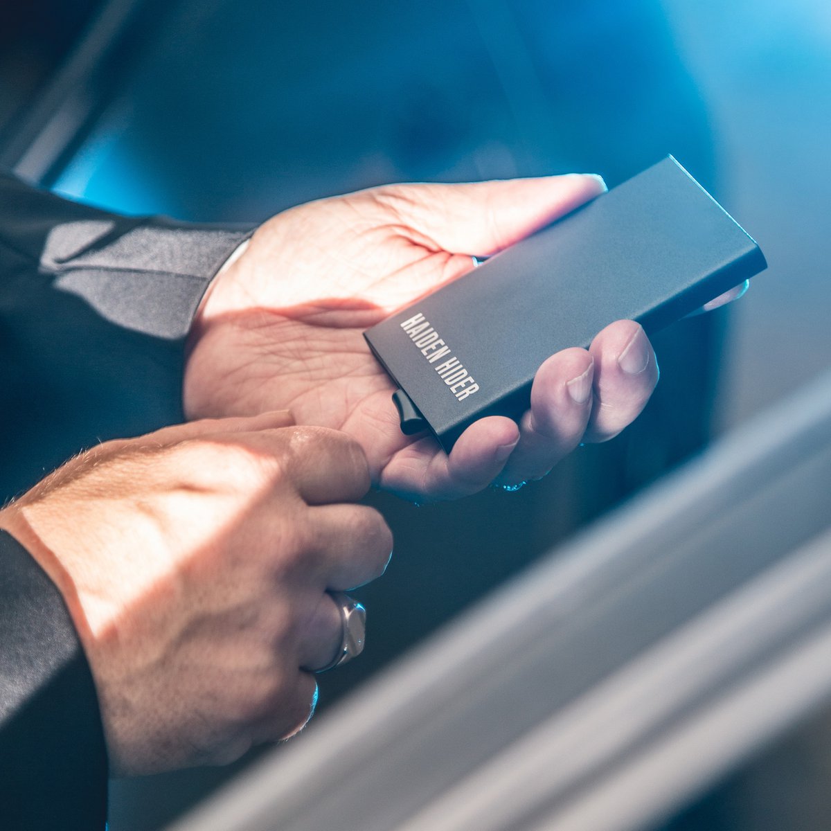 RFID & NFC Card Holder - Aluminum - Extendable - Men Credit Card Holder - Security - Card Holder - Black - Men Gift - Card Holder