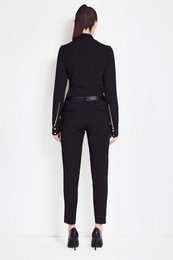 Elegant klassiek overhemd met gouden knopen en manchetritsen, zwart