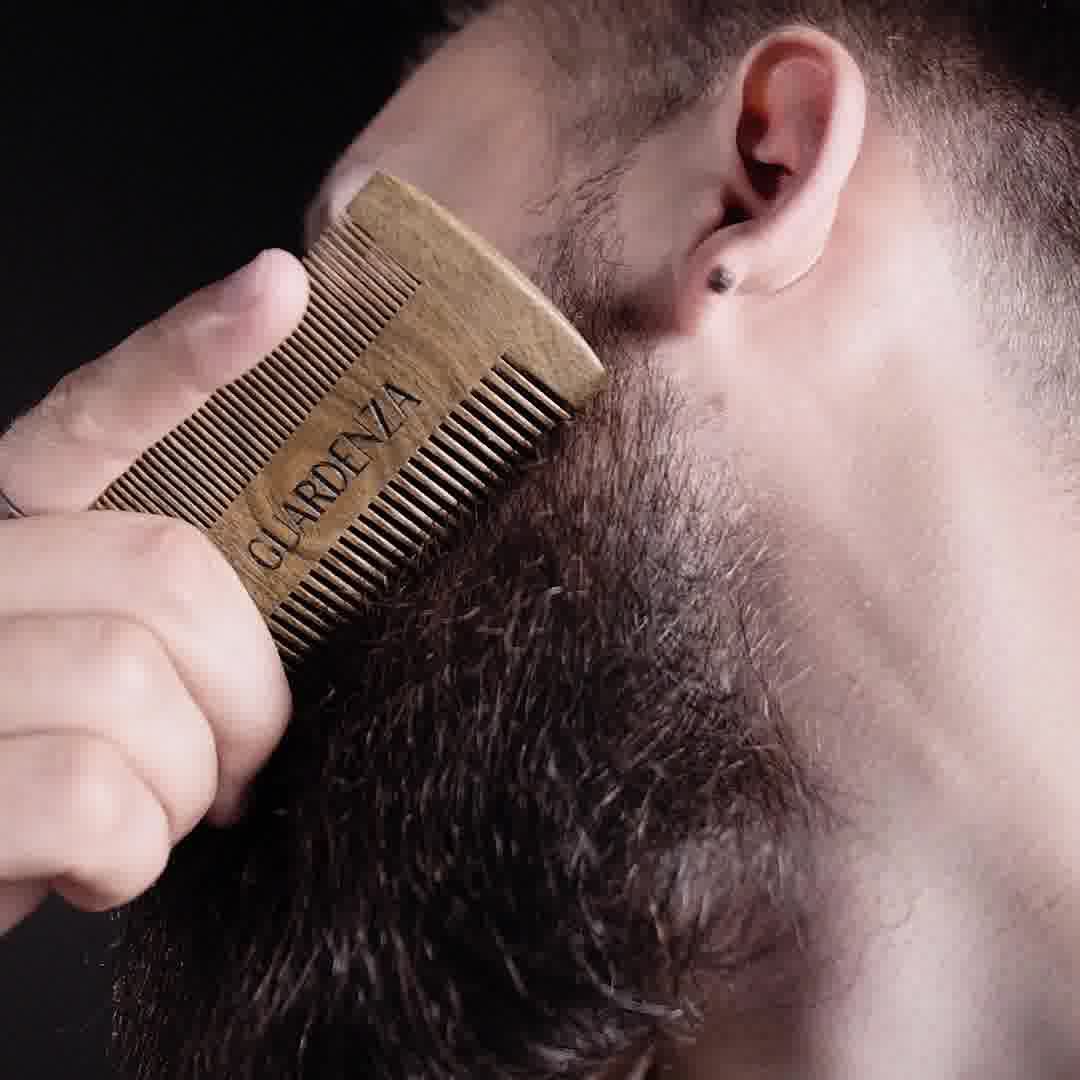 Guardenza Beard Comb - anti-static sandalwood - to distribute beard oil or bar balm well