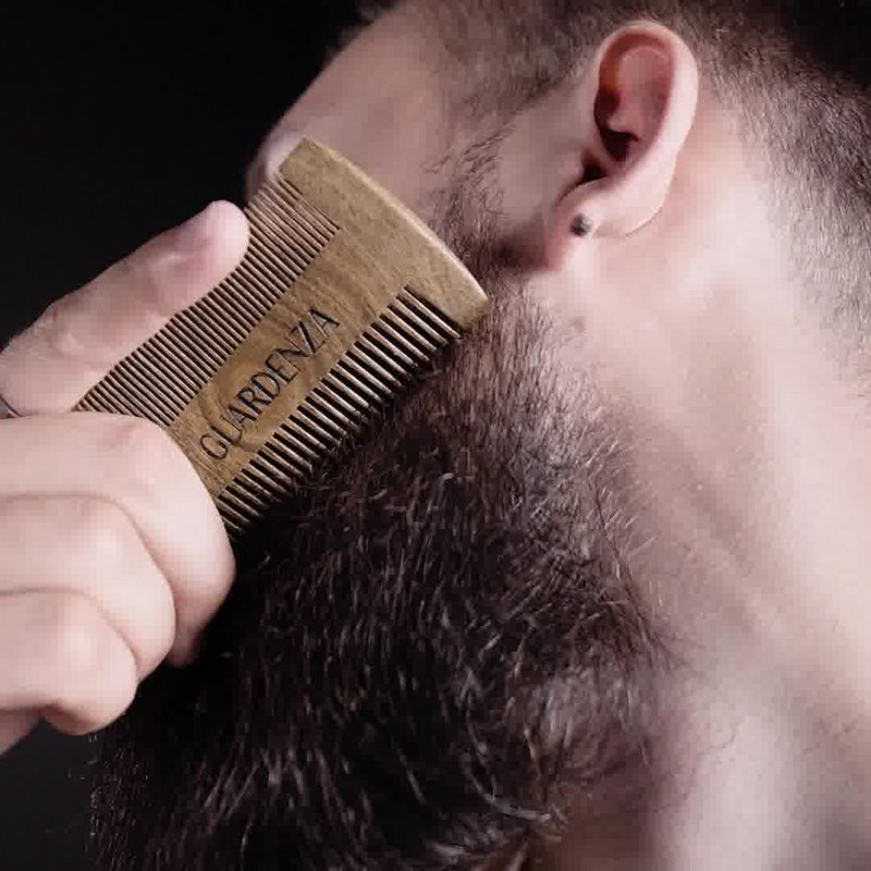 Guardenza Beard Comb - antistatisk sandeltræ - til korrekt fordeling af skægolie eller balsam