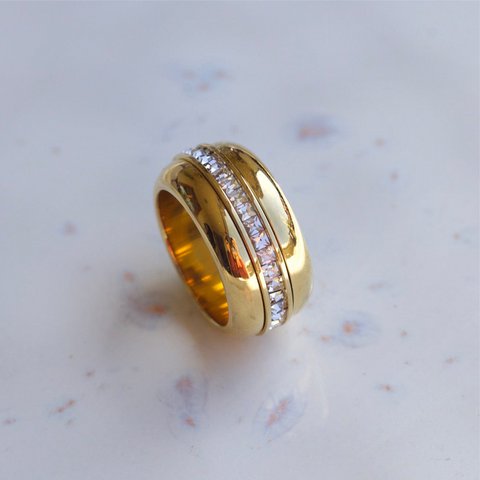 Romane – Breites, kristallklares Goldband