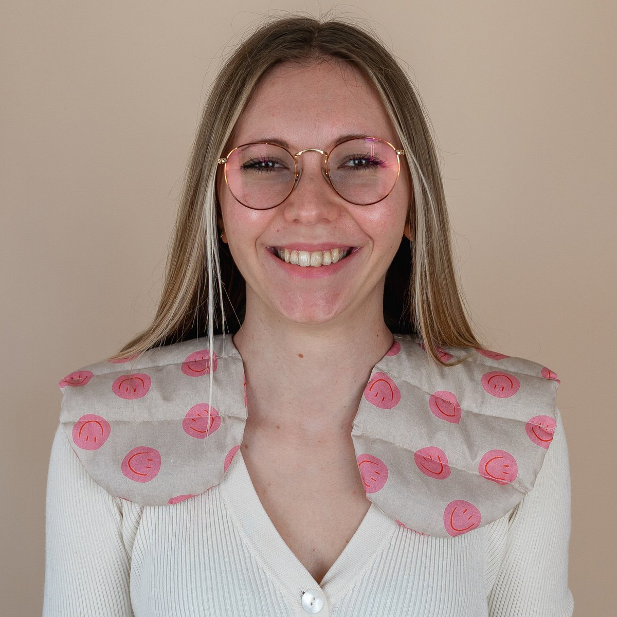 Speltkussen voor nek gemaakt van katoen - smiley roze
