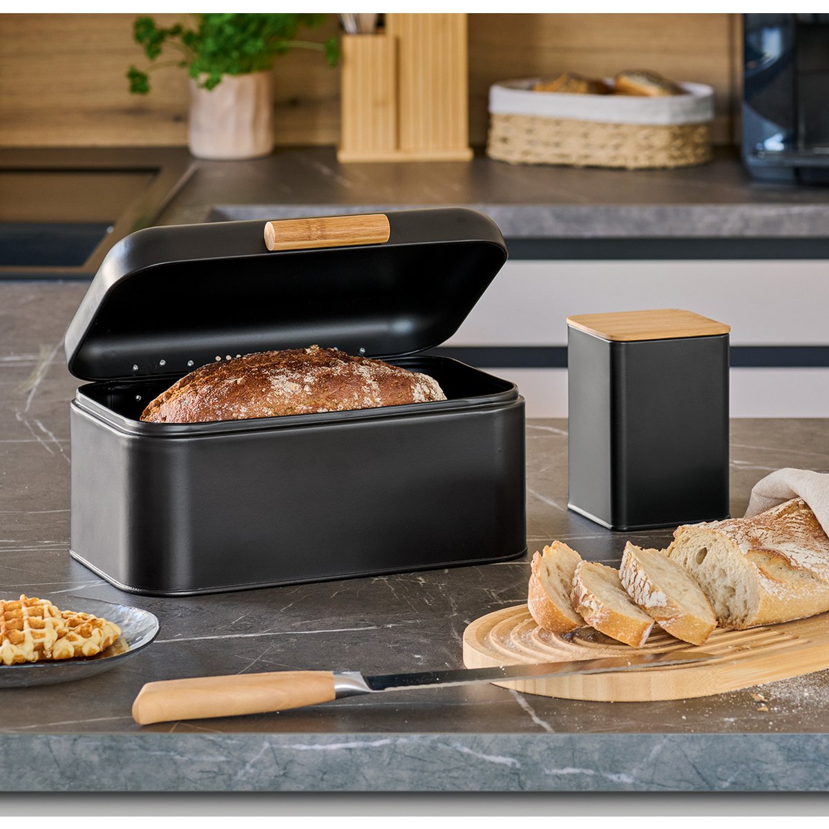 Bread bin, metal/bamboo