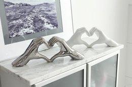 Dekoobjekt, Herz, "Heart", Händemotiv, Keramik, weiß, silberfarben, VE 4, 2fach sortiert, L. 7 cm, B. 31 cm, H. 11 cm