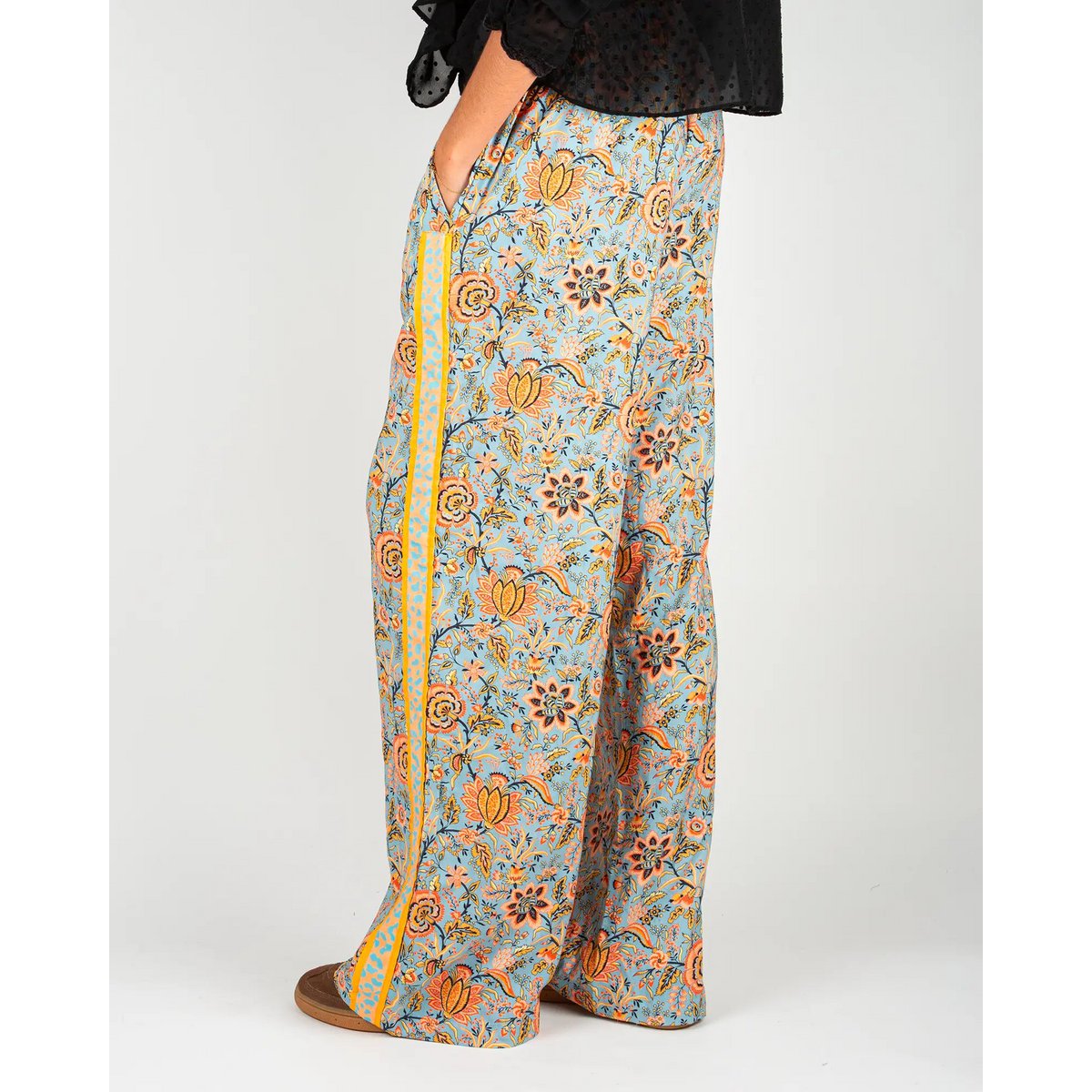Pantaloni fluidi da donna con stampa Lolem blu