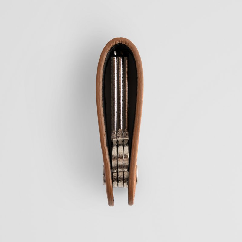Organizzatore di chiavi minimalista in pelle marrone