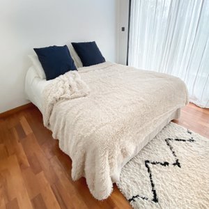 Longwool Imitation Long Hair Blanket 220x240cm 450g/m² - Light Beige