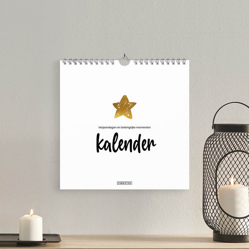 Bæredygtig fødselsdagskalender Stjerne 21x21 cm – Minimalistisk firkantet kalender