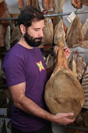 🇬🇧 Panceta de cerdo negro salvaje de Umbría - salami artesanal sazonado