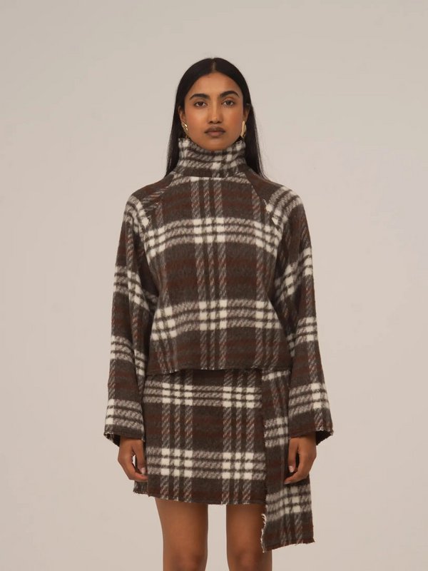 Barfodet plaid brun rullekrave overtrøje