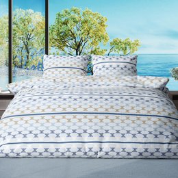  Romanette Duvet Cover Kapla, a soft and comfortable duvet cover with a geometric pattern in shades of pink and white, suitable for a cozy bedroom.