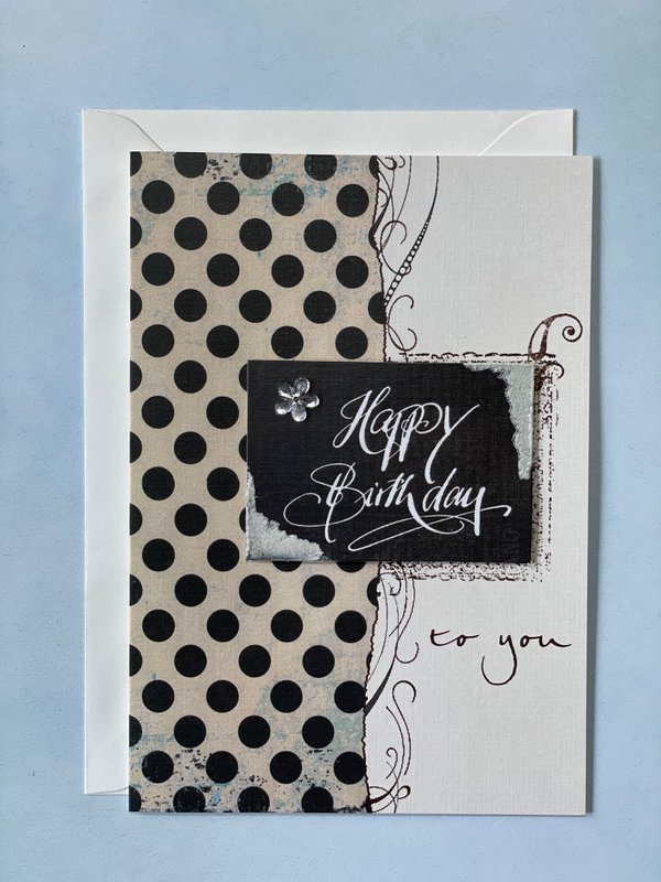 Tarjeta de cumpleaños - tarjeta doblada con sobre