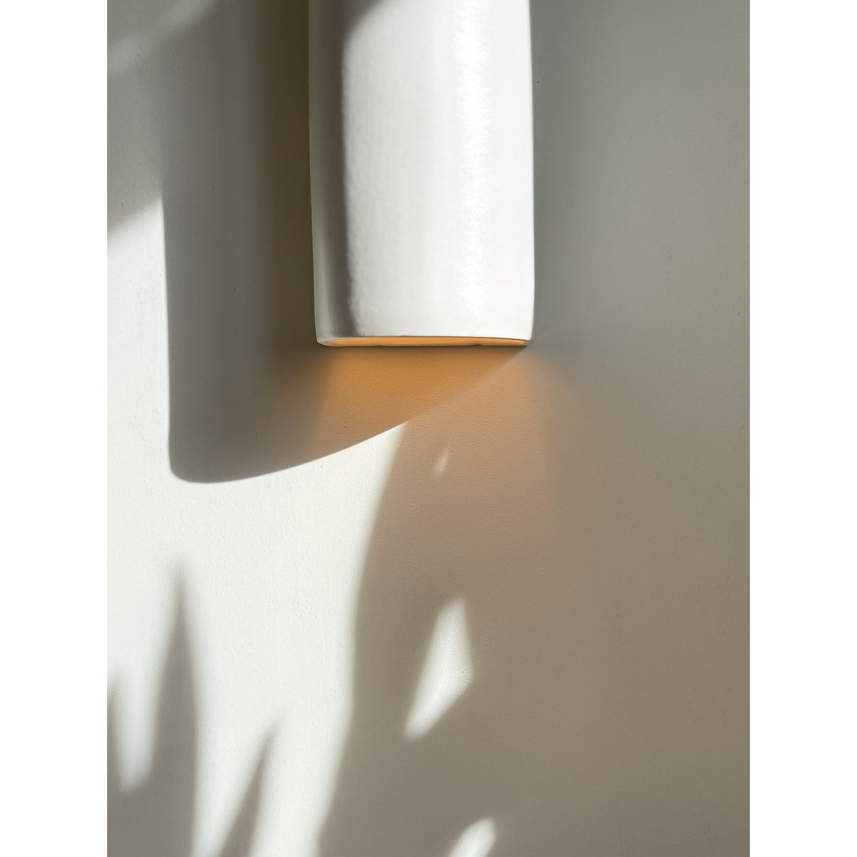 Lámpara de pared de cerámica: mate fuera de blanco