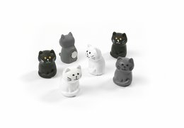 Set of 6 assorted cat-shaped magnets in various colors including black, gray, and white. Decorative magnets for refrigerators or other magnetic surfaces.
