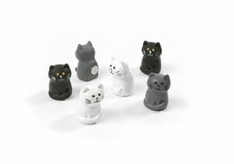 Set of 6 assorted cat-shaped magnets in various colors including black, gray, and white. Decorative magnets for refrigerators or other magnetic surfaces.