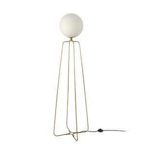 Stehlampe mit Sockel aus goldenem Stahl und weiß getöntem Glaskolben.