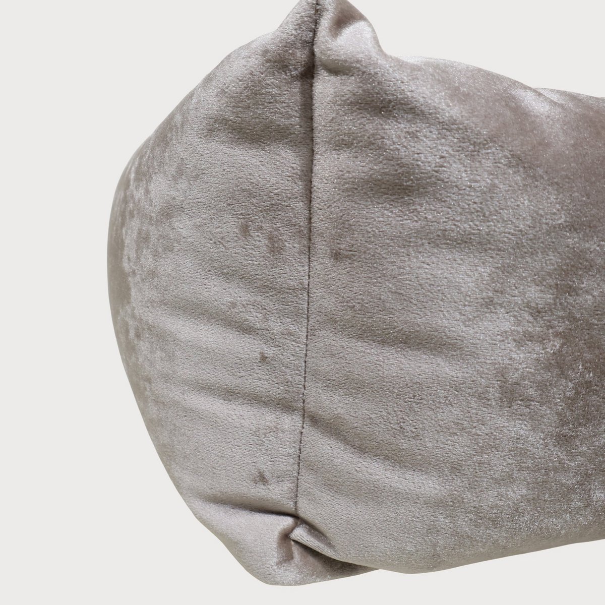 Luxus-Hundebett SAPPHIRE – Skulpturaler Marmorsamt, orthopädische Unterstützung, handgefertigt in Europa