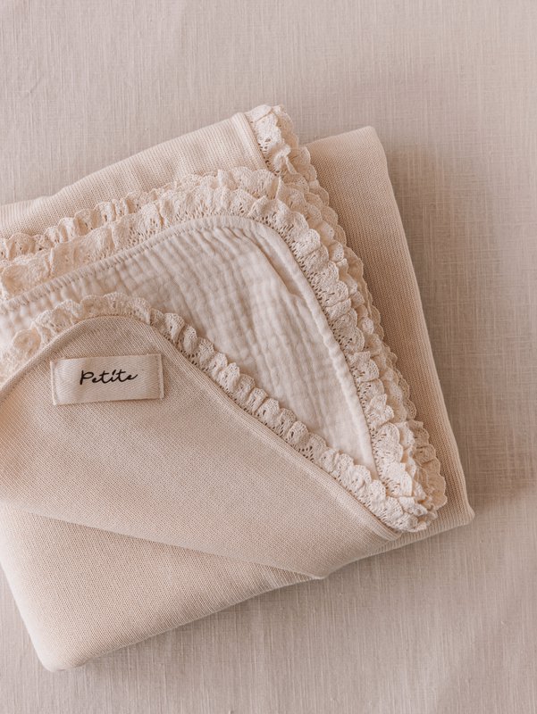 Knit + Muslin Blanket / buttercream + lace