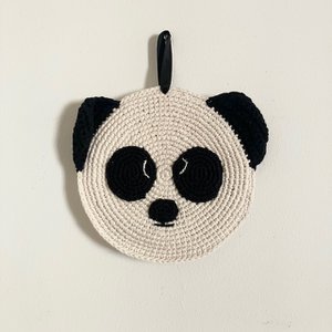Luna-Leena Panda Bear cadeauhanger - zwart/gebroken wit - biologisch katoen - handgehaakt in Nepal
