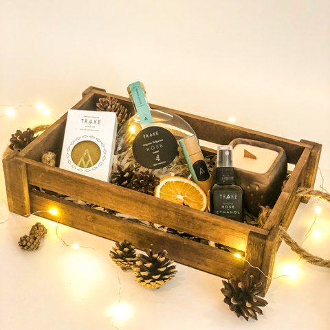 GIFT BASKET [ ORGANIC ROSE WATER, NATURAL SOAP, MINI CERAMIC CULT CANDLE, HAND SPRAY ]