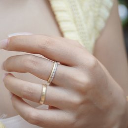 Oogverblindende slanke gelaagde ringen
