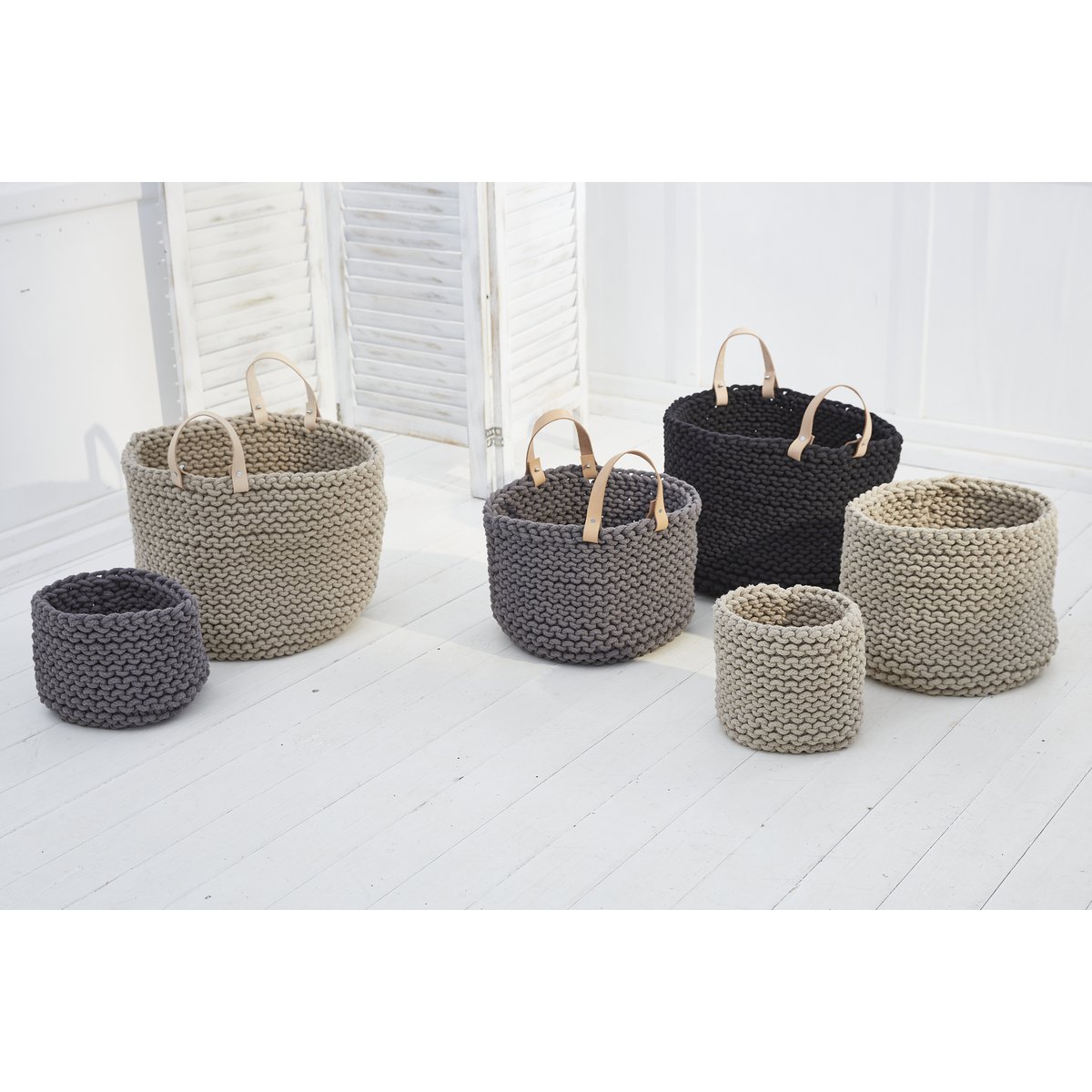 Knitting basket with leather handle - 40cm x 40cm x 40cm - round