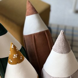 Corduroy crayon pillow “Carmel”