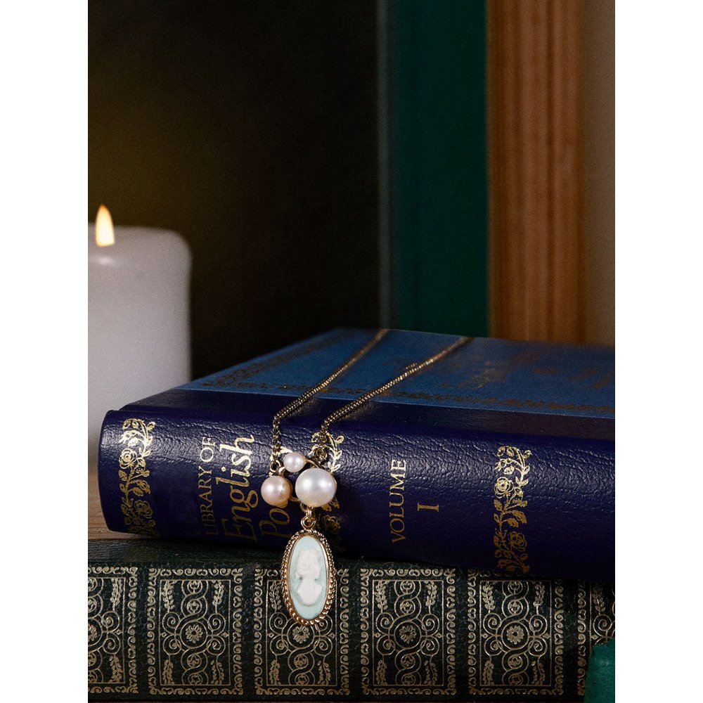 Lilith Green Cameo ketting met parels
