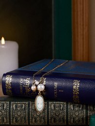 Lilith Green Cameo ketting met parels