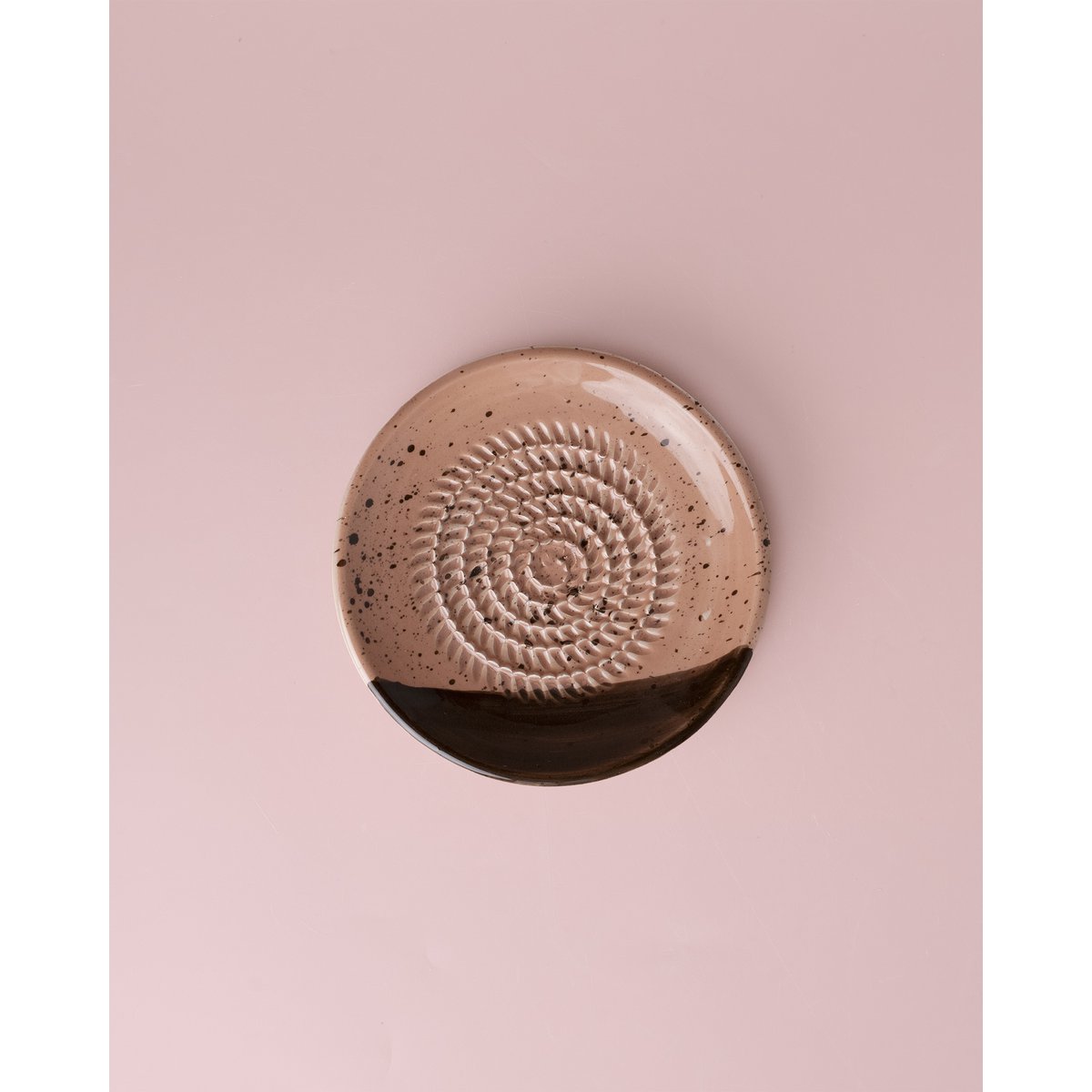Small Ceramic Garlic Grater Plate – Ideal for Gifting / CHOCOLATE
