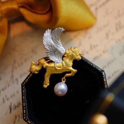 Versátil broche de unicornio ángel con perla de Akoya