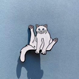 Enamel Pin "Sitting Cat"