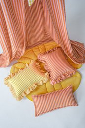 Dosel infantil con volante "naranja y rosa"