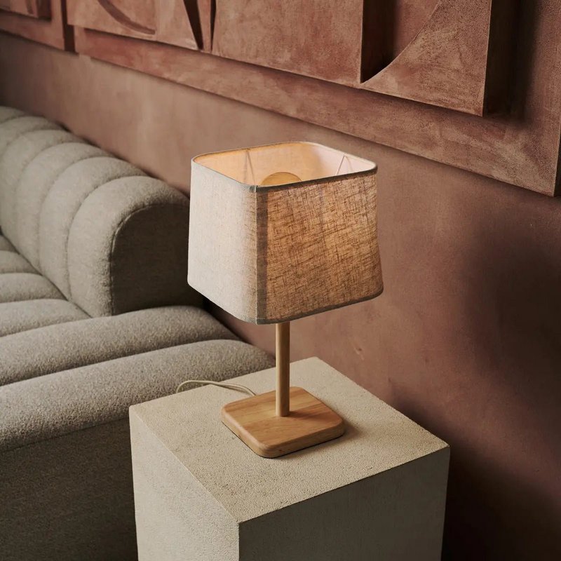 Marley Holzlampe mit beigem Schirm