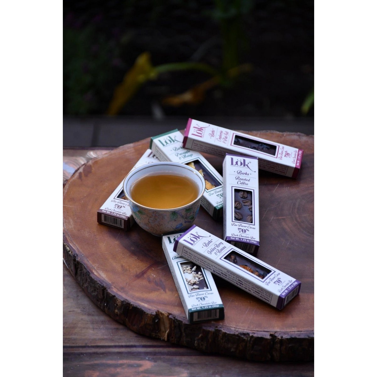 Barre de chocolat noir aux noix : pistaches, amandes et cacahuètes | 70% de cacao | 35g