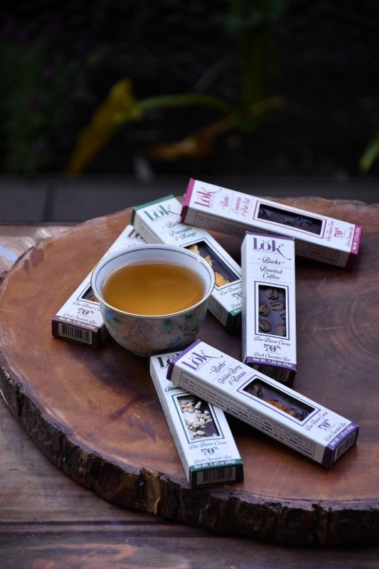 Barre de chocolat noir aux noix : pistaches, amandes et cacahuètes | 70% de cacao | 35g