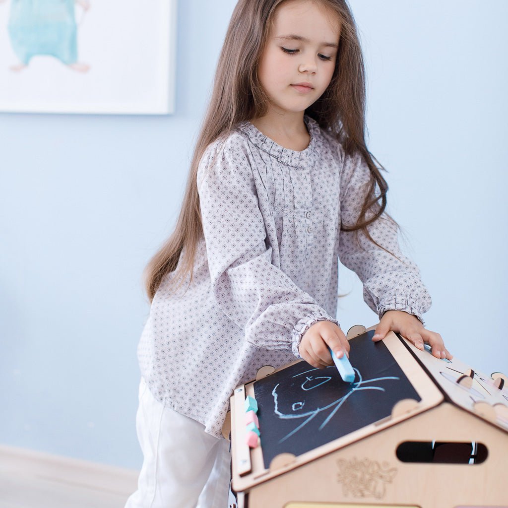 BusyBoard sensory playhouse - Natura