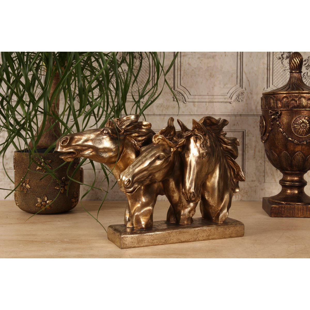 Pferdefigur 27 cm – Gold – Kunstharz