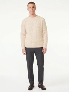 Iconic Pullover – with Fine Texture for a Bold Silhouette